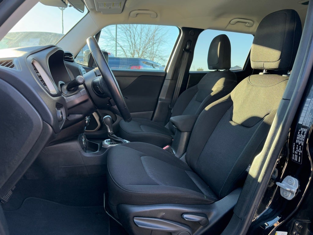 2017 Jeep Renegade Latitude SUPER CLEAN