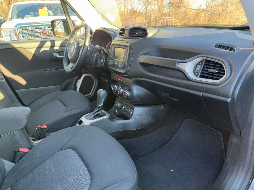 2017 Jeep Renegade Latitude SUPER CLEAN