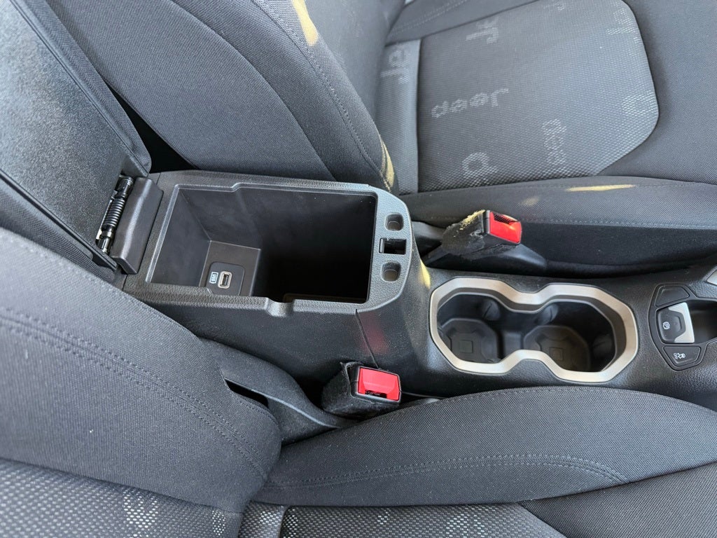 2017 Jeep Renegade Latitude SUPER CLEAN