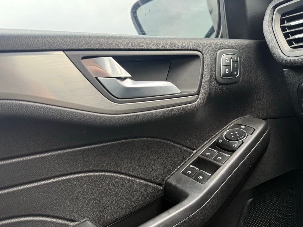 2021 Ford Escape Hybrid Titanium