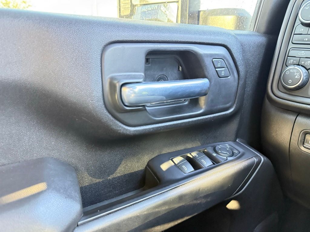 2022 Chevrolet Silverado 3500HD Work Truck flat bed