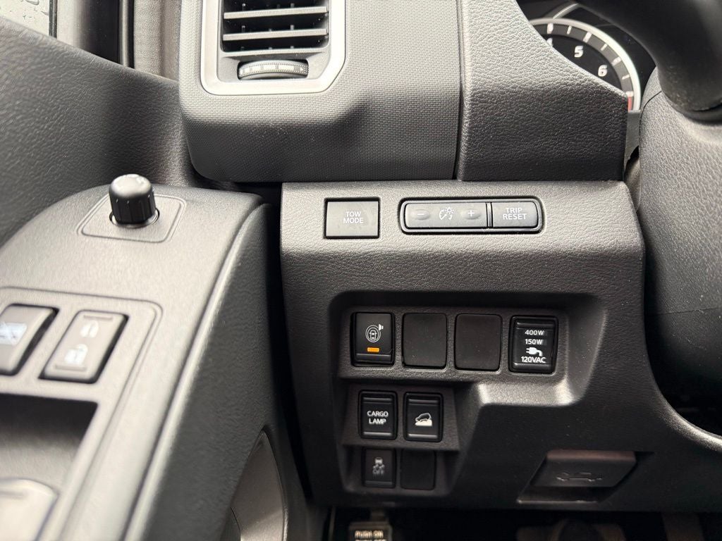 2024 Nissan Frontier SV
