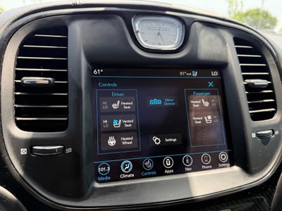 2023 Chrysler 300 C