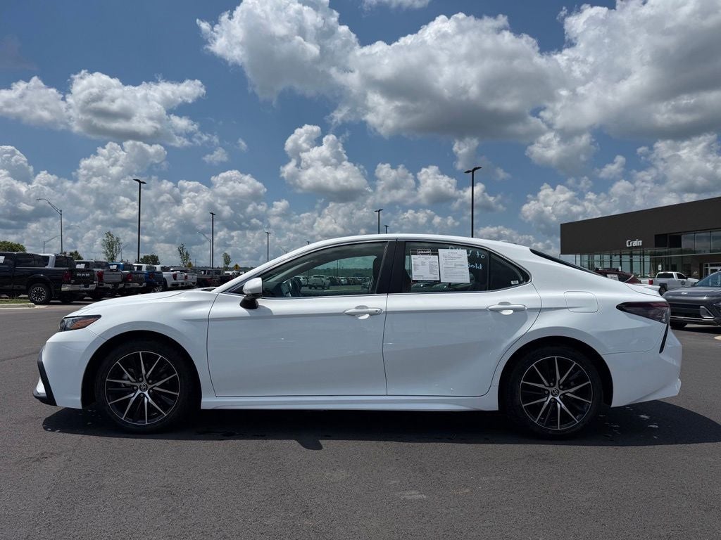 2024 Toyota Camry SE