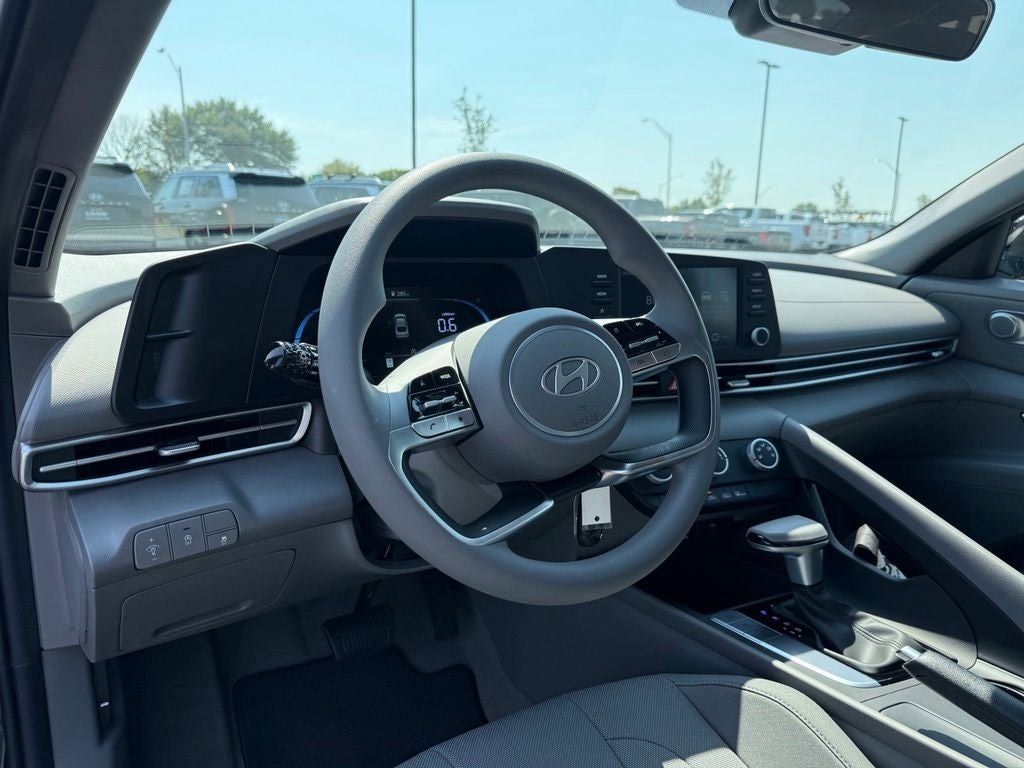 2024 Hyundai Elantra SE CPO Eligible
