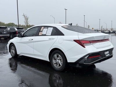 2025 Hyundai Elantra SE