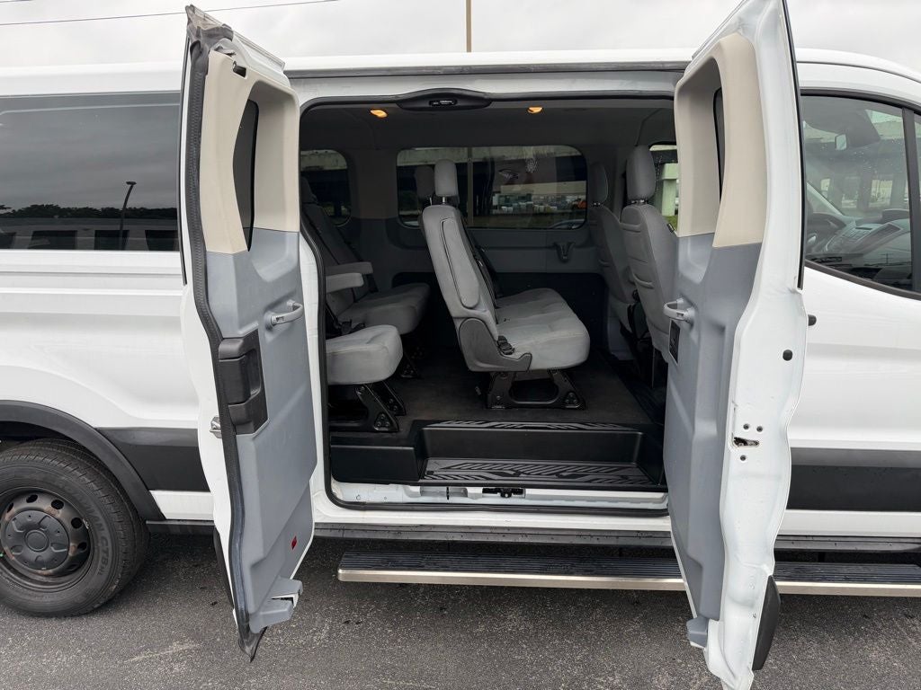 2019 Ford Transit-350 XLT 15 PASSENGER / CLEAN CAR-FAX / LOW MILES
