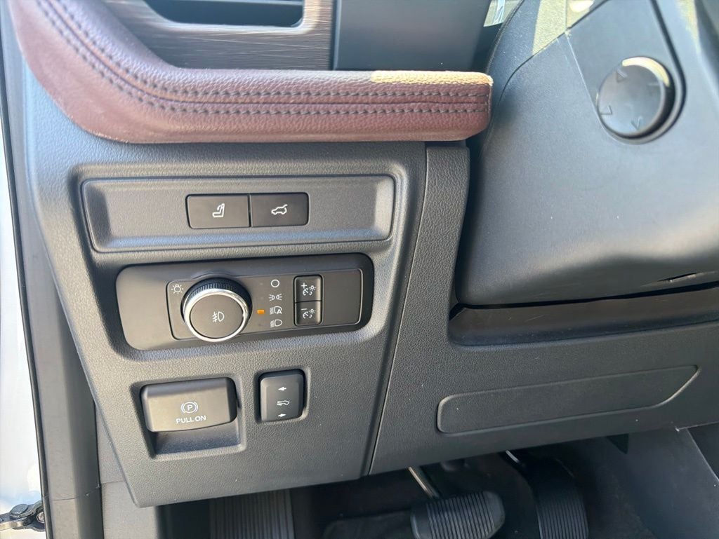 2024 Ford Expedition Limited 1-Owner / Panoramic Vista Roof