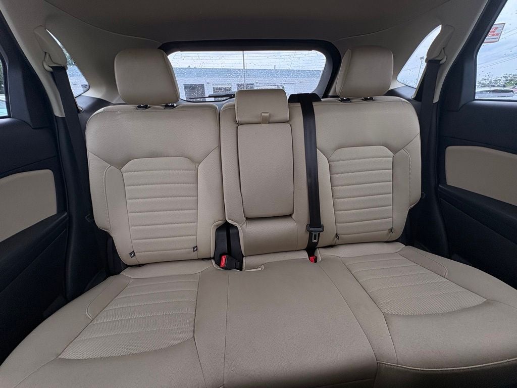 2020 Ford Edge SE