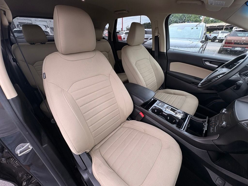 2020 Ford Edge SE