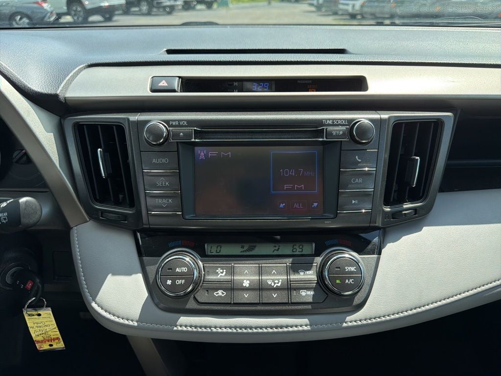 2013 Toyota RAV4 XLE Fresh Trade / Clean Carfax / Super Clean