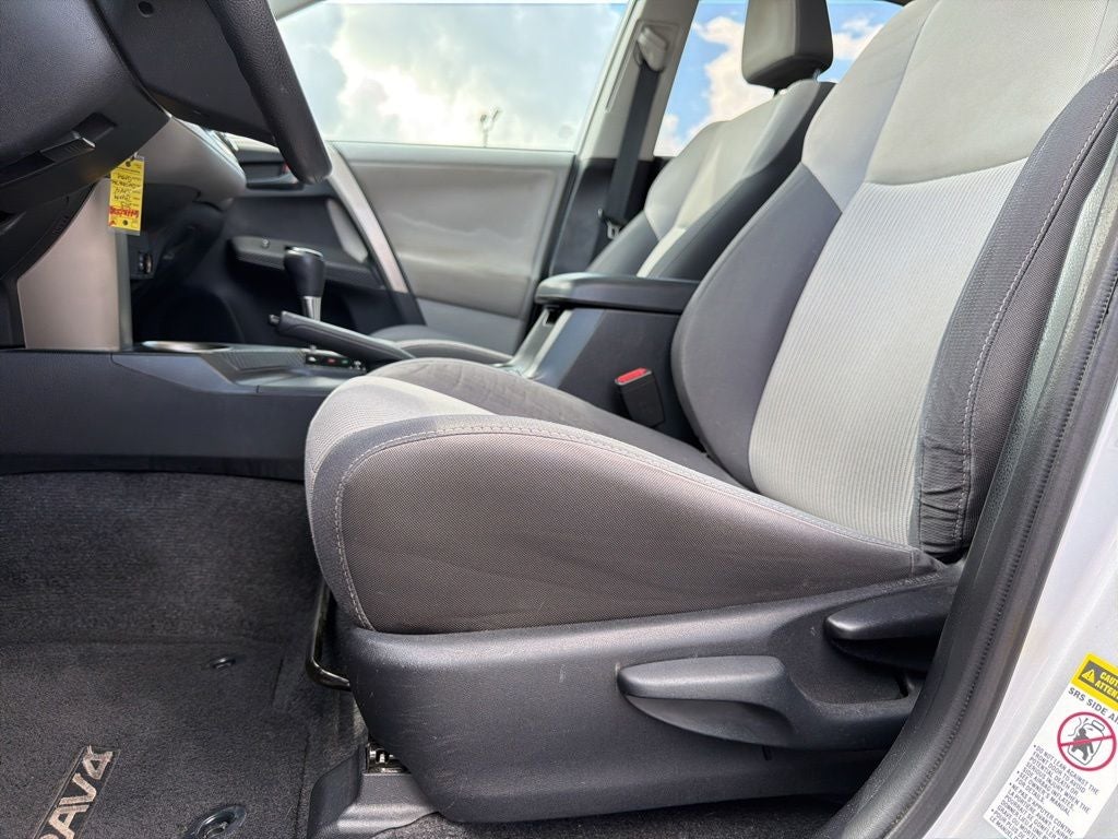 2013 Toyota RAV4 XLE Fresh Trade / Clean Carfax / Super Clean
