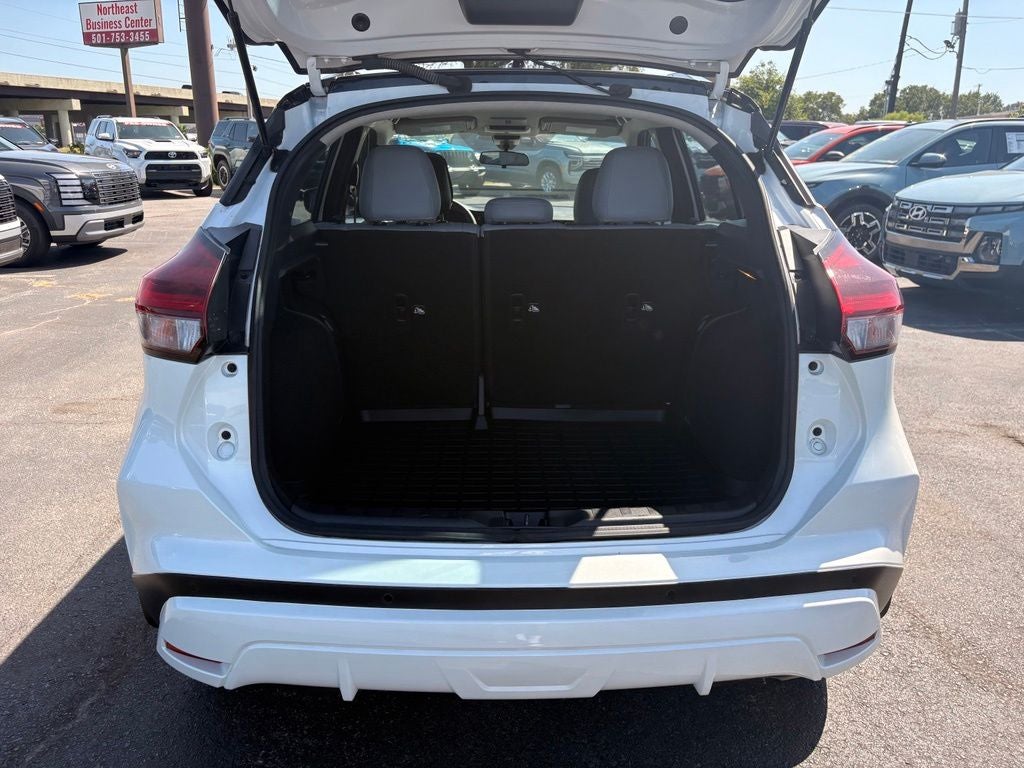 2025 Nissan Kicks SV