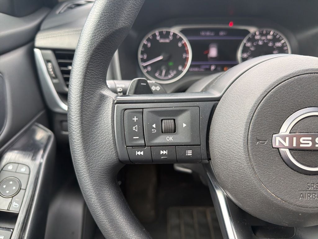 2024 Nissan Rogue S 1-Owner / Blind Spot / Rear Parking Sensors