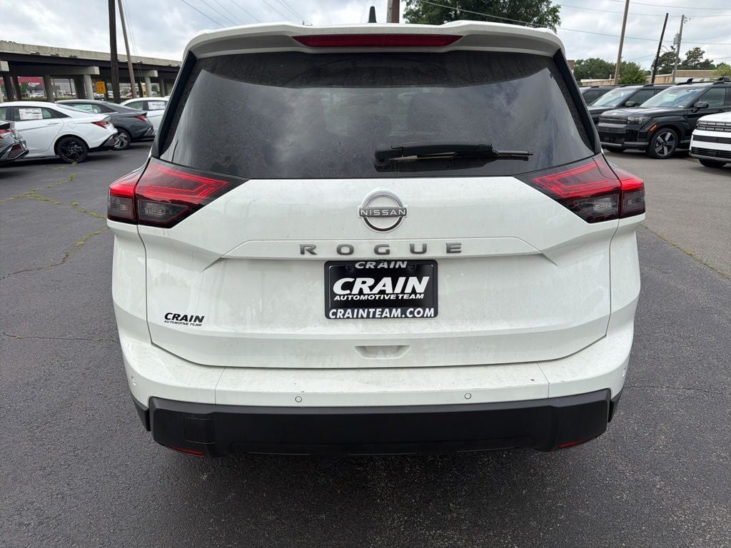 2024 Nissan Rogue S 1-Owner / Blind Spot / Rear Parking Sensors