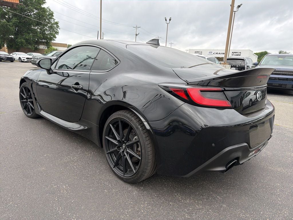 2024 Toyota GR86 Premium Clean Carfax / Apple CarPlay/Android Auto / 6-spee