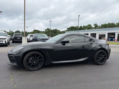 2024 Toyota GR86 Premium Clean Carfax / Apple CarPlay/Android Auto / 6-spee