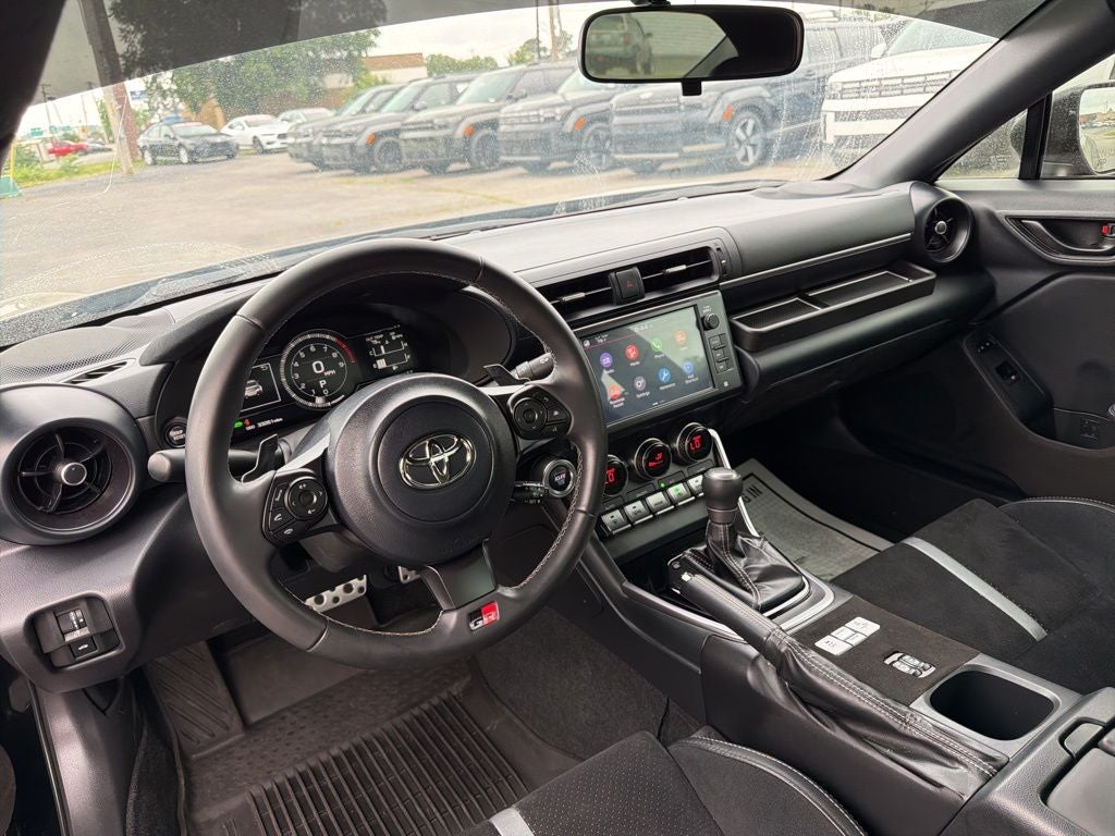 2024 Toyota GR86 Premium Clean Carfax / Apple CarPlay/Android Auto / 6-spee