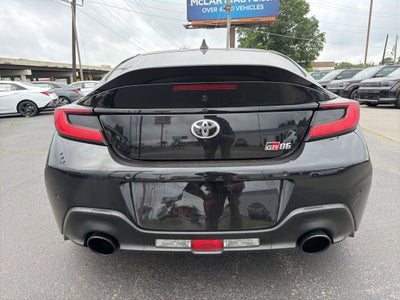 2024 Toyota GR86 Premium Clean Carfax / Apple CarPlay/Android Auto / 6-spee