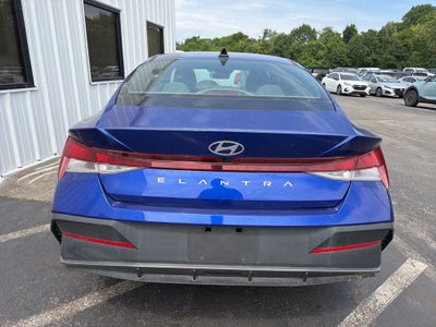 2024 Hyundai Elantra SE