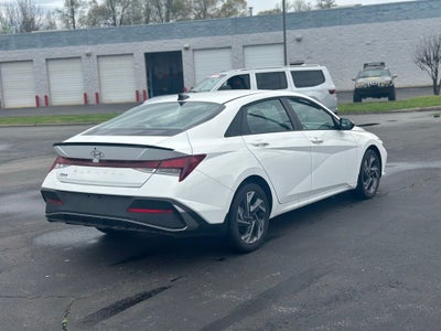 2025 Hyundai Elantra SEL Sport