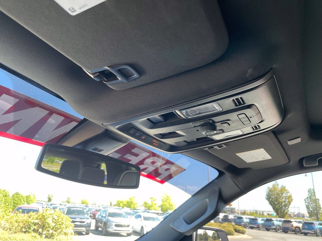 2022 GMC Yukon SLT Premium Luxury Package-Clean Carfax