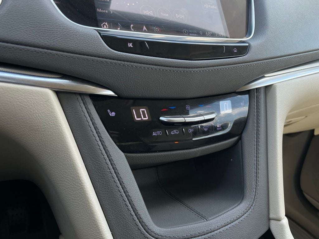 2022 Cadillac XT5 Premium Luxury