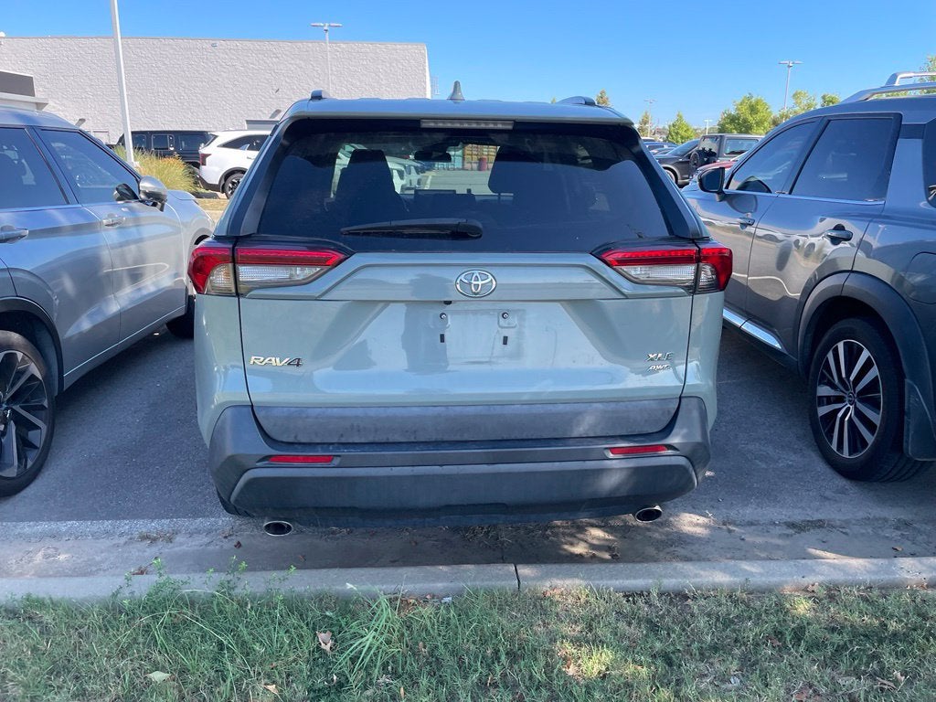 2021 Toyota RAV4 XLE
