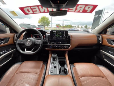 2023 Nissan Pathfinder Platinum