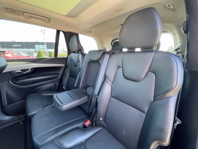 2022 Volvo XC90 T5 Momentum