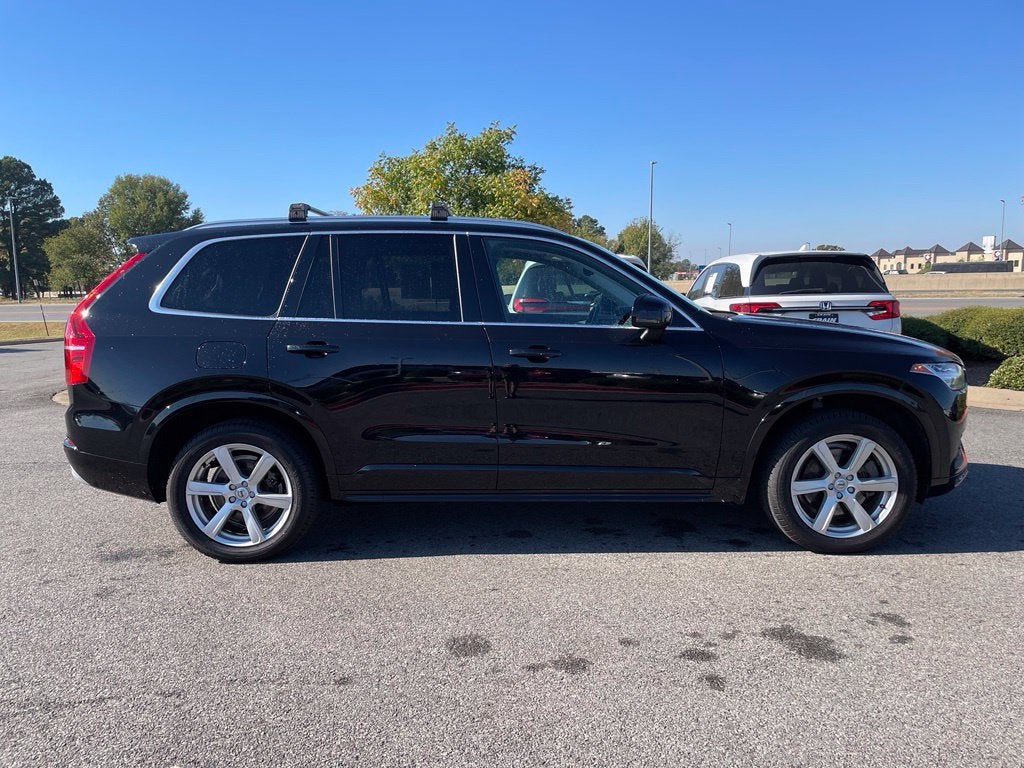 2022 Volvo XC90 T5 Momentum
