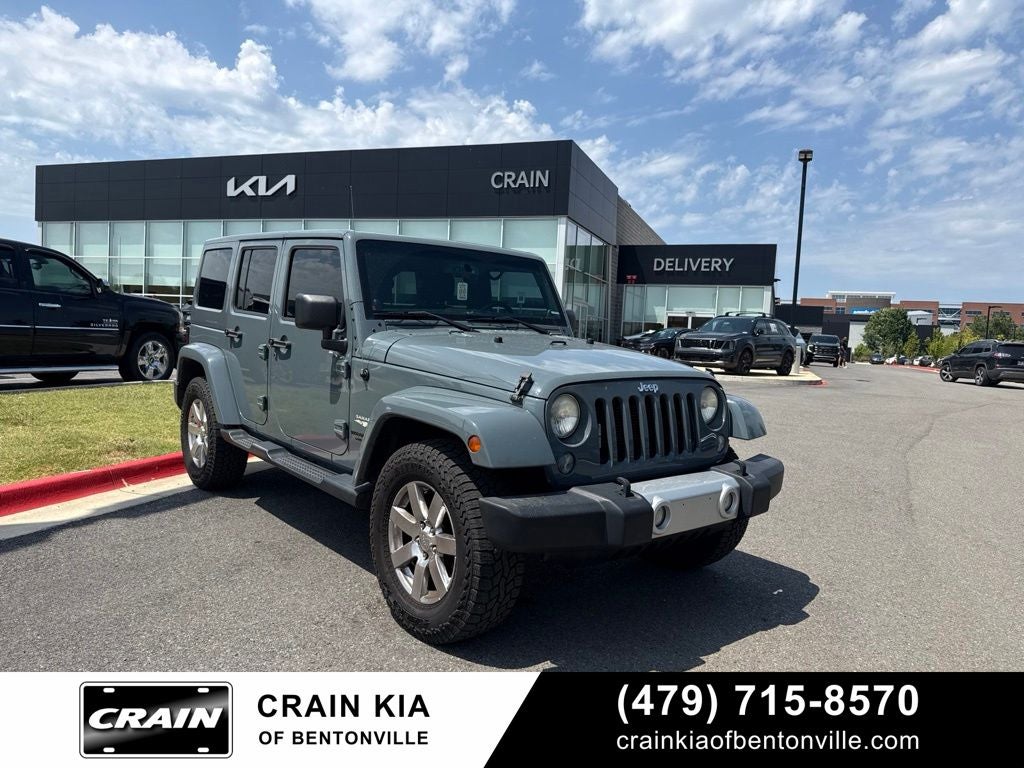 2014 Jeep Wrangler Unlimited Sahara - 4WD / CLEAN CARFAX