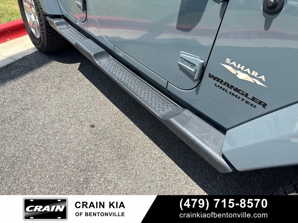 2014 Jeep Wrangler Unlimited Sahara - 4WD / CLEAN CARFAX