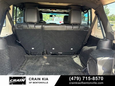 2014 Jeep Wrangler Unlimited Sahara - 4WD / CLEAN CARFAX