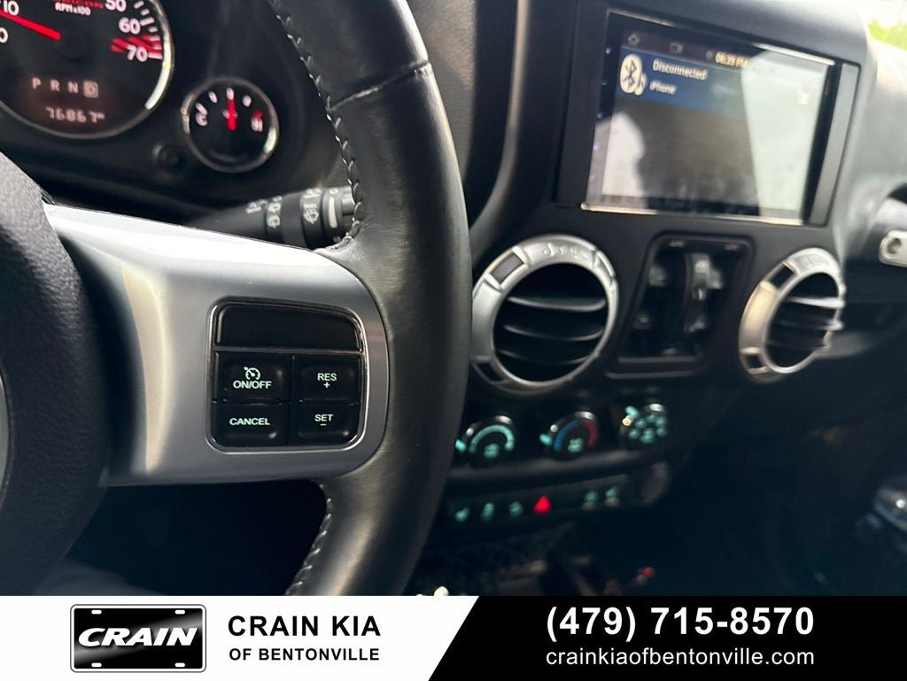 2015 Jeep Wrangler Unlimited Rubicon - 4WD / CLEAN CARFAX HISTORY