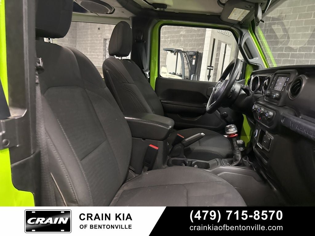 2021 Jeep Wrangler Sport - 4WD / CLEAN CARFAX HISTORY