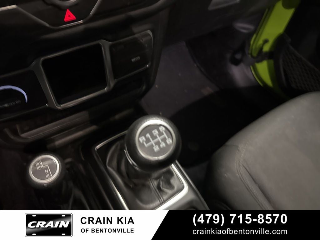 2021 Jeep Wrangler Sport - 4WD / CLEAN CARFAX HISTORY