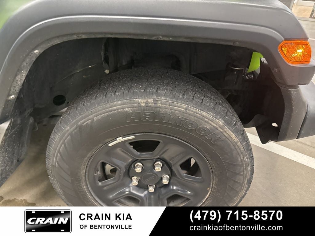 2021 Jeep Wrangler Sport - 4WD / CLEAN CARFAX HISTORY