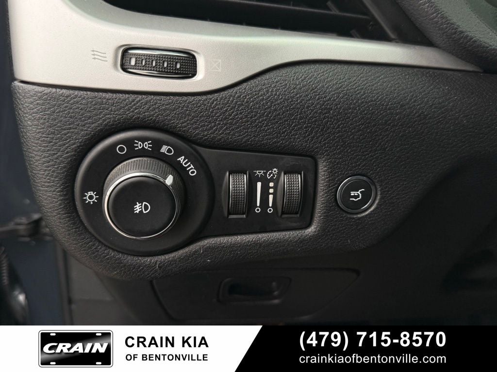 2016 Jeep Cherokee Trailhawk - 4WD / SUNROOF / CLEAN CARFAX