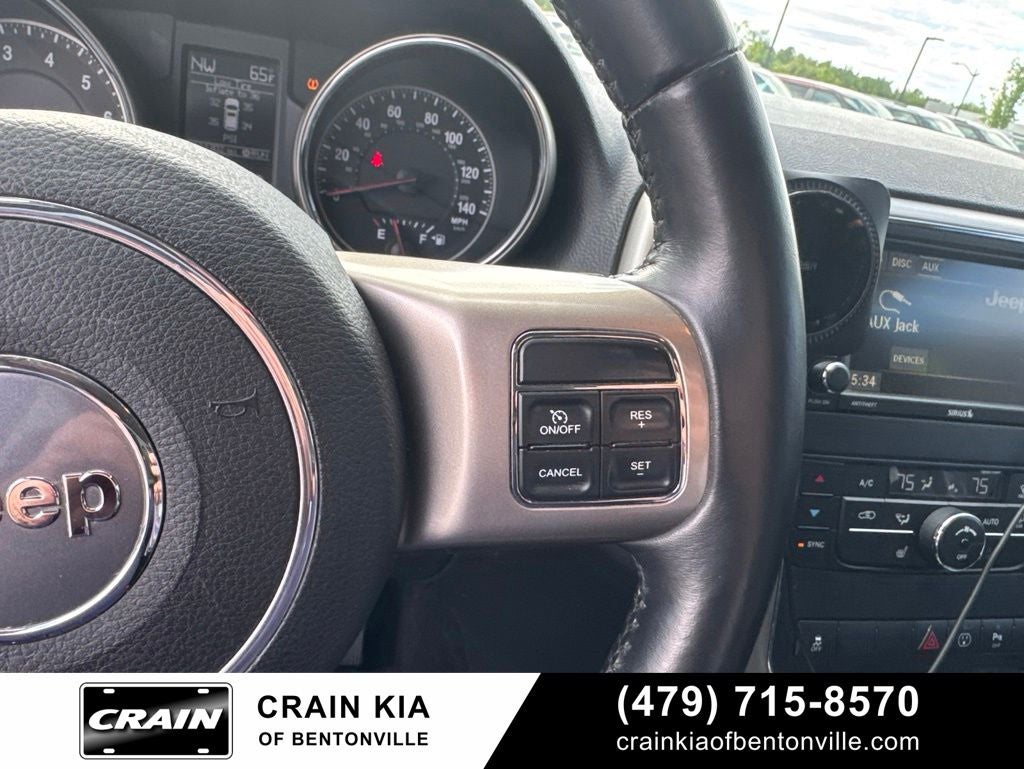 2013 Jeep Grand Cherokee Laredo - 4WD / SUNROOF
