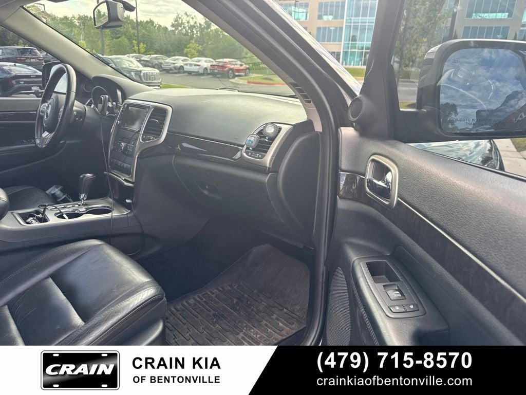 2013 Jeep Grand Cherokee Laredo - 4WD / SUNROOF