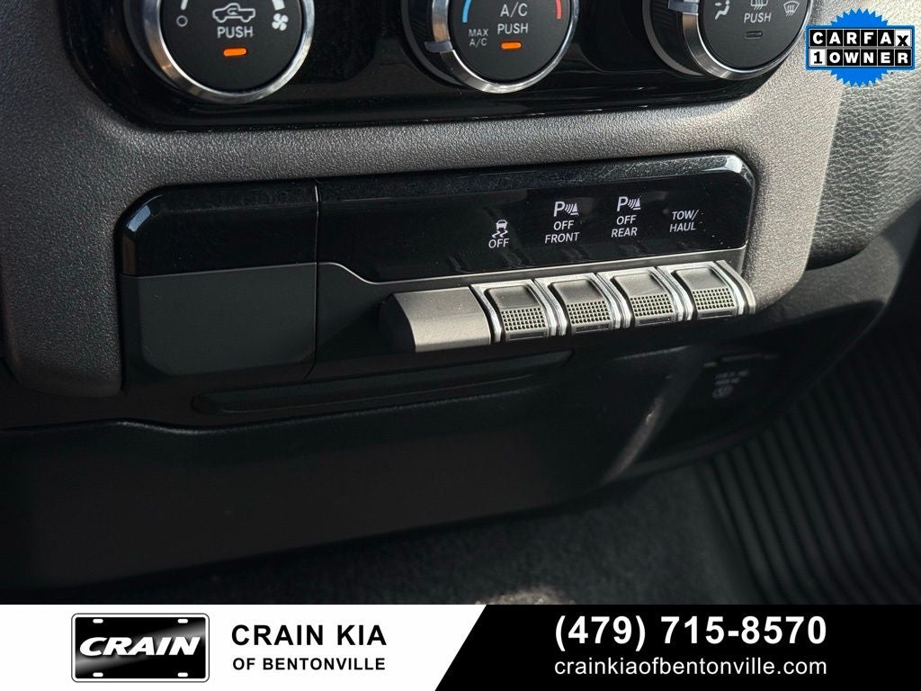 2025 RAM 1500 Warlock - 4WD / CLEAN CARFAX / ONE OWNER