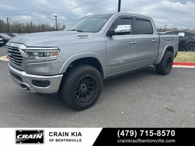 2020 RAM 1500 Laramie Longhorn - 4WD / PANORAMIC SUNROOF / LIFTED!