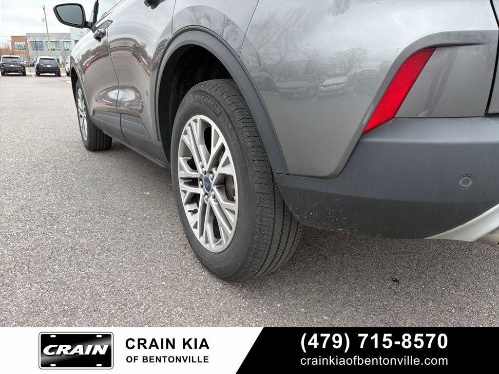 2022 Ford Escape SEL - AWD / CLEAN CARFAX