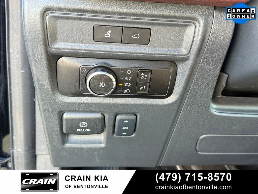 2024 Ford Expedition Limited - 4WD / PANORAMIC SUNROOF / CLEAN CARFAX / 1 OWNER