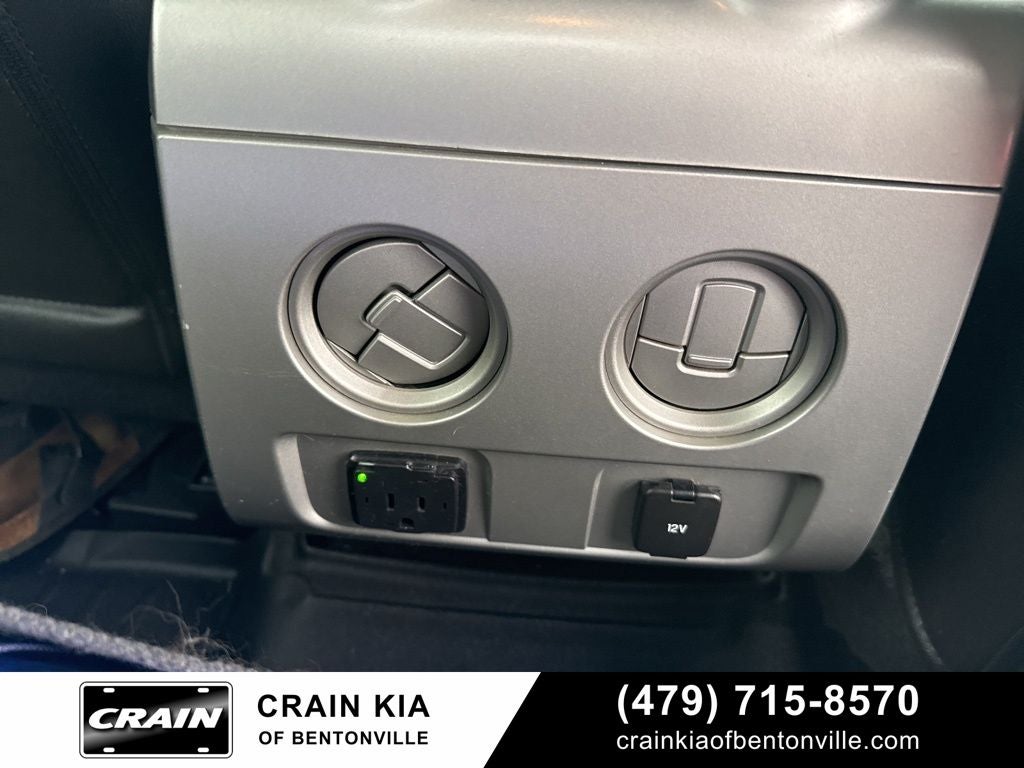 2012 Ford F-150 Lariat - 4WD / LIFTED!