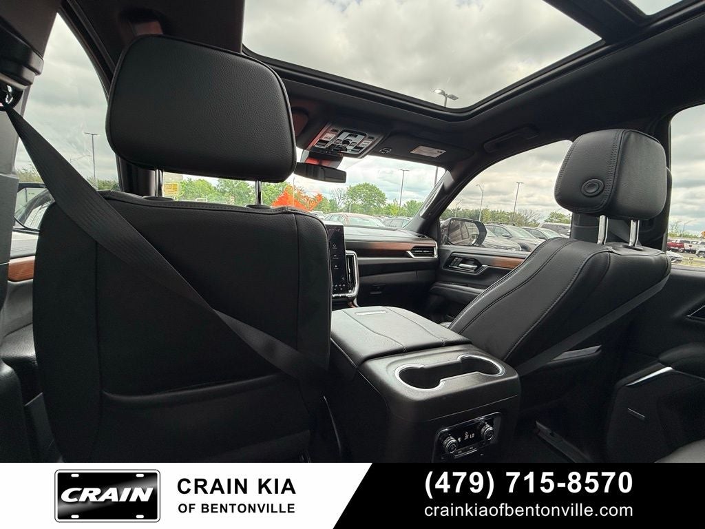2026 GMC Yukon Denali - 4WD / PANORAMIC SUNROOF / CLEAN CARFAX