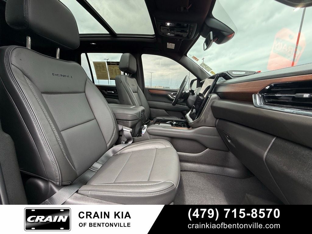 2026 GMC Yukon Denali - 4WD / PANORAMIC SUNROOF / CLEAN CARFAX