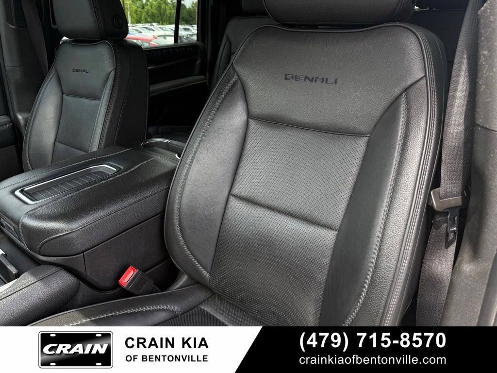 2022 GMC Yukon XL Denali - 4WD / CLEAN CARFAX