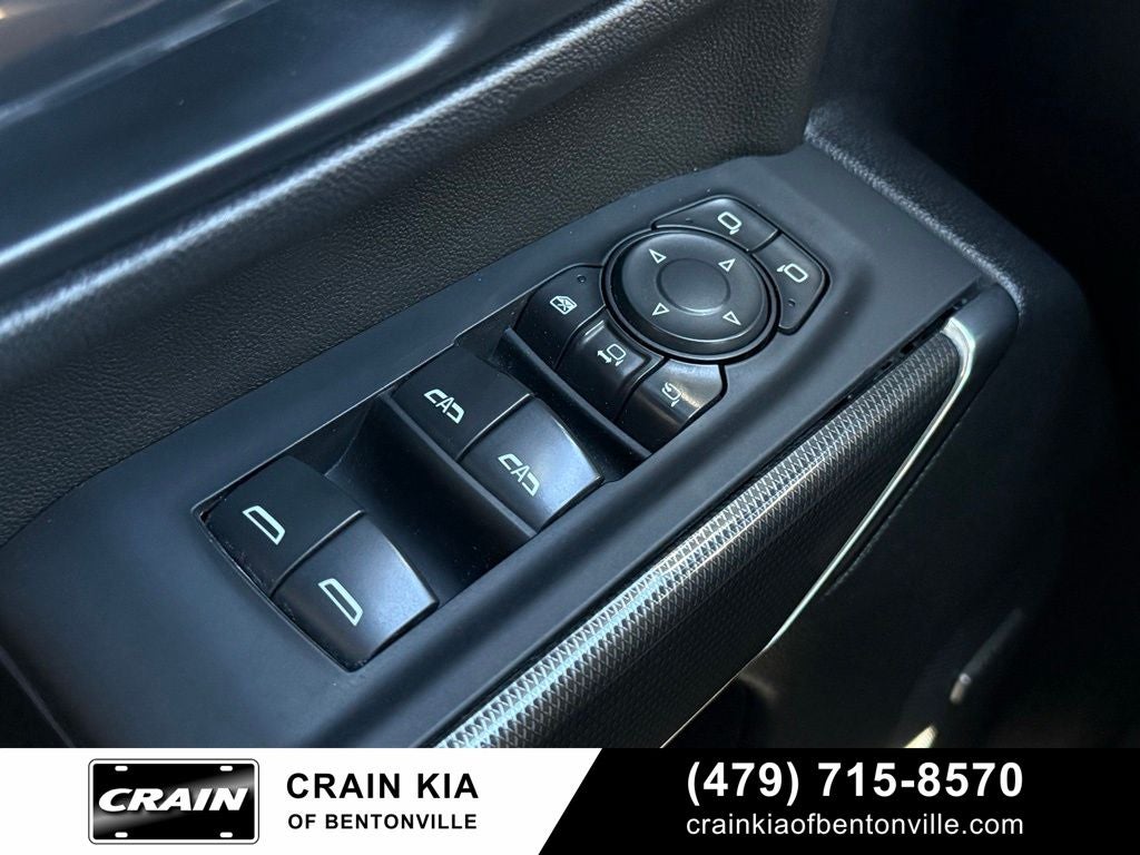 2022 GMC Sierra 2500HD AT4 - 4WD / SUNROOF / CLEAN CARFAX